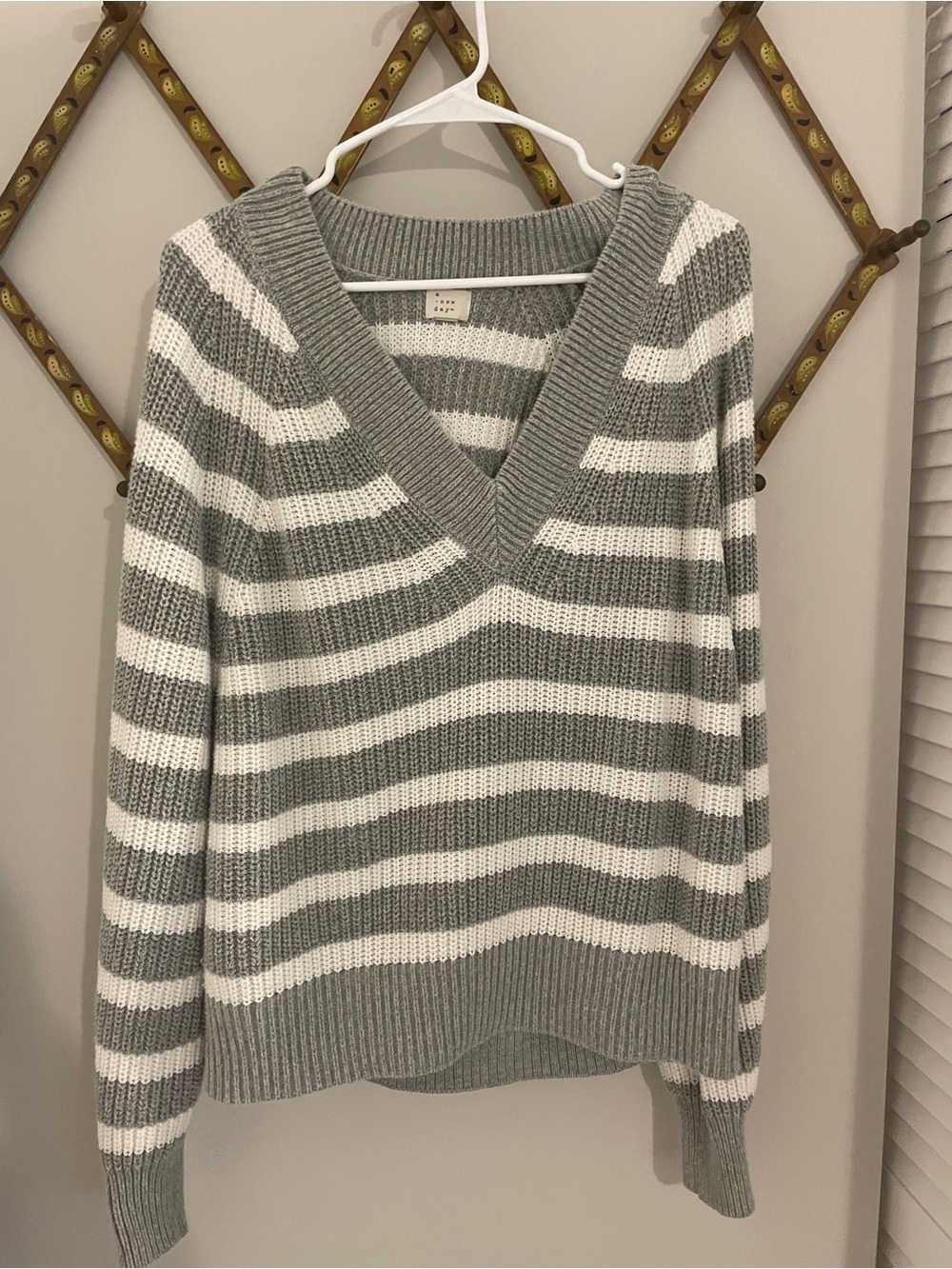 A New Day Striped V-Neck Women’s Sweater - Gray & White